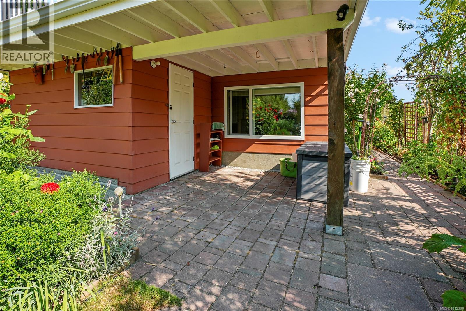 Photo 30 of 2808 Wyndeatt Ave, Saanich BC