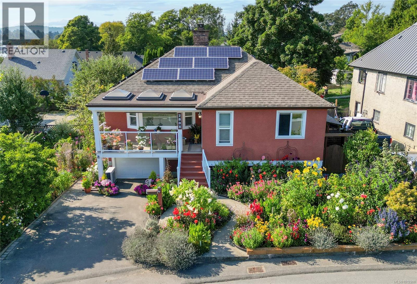 Photo 34 of 2808 Wyndeatt Ave, Saanich BC
