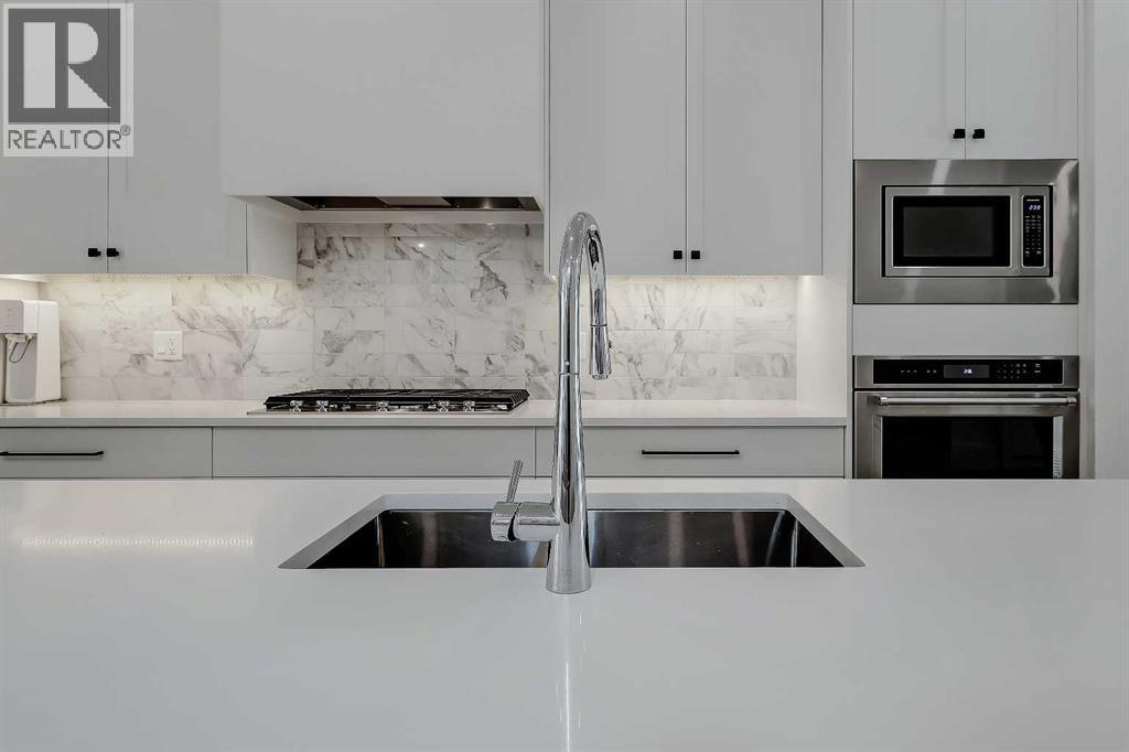 Photo 13 of 3204 Kerrydale Road Sw, Calgary AB