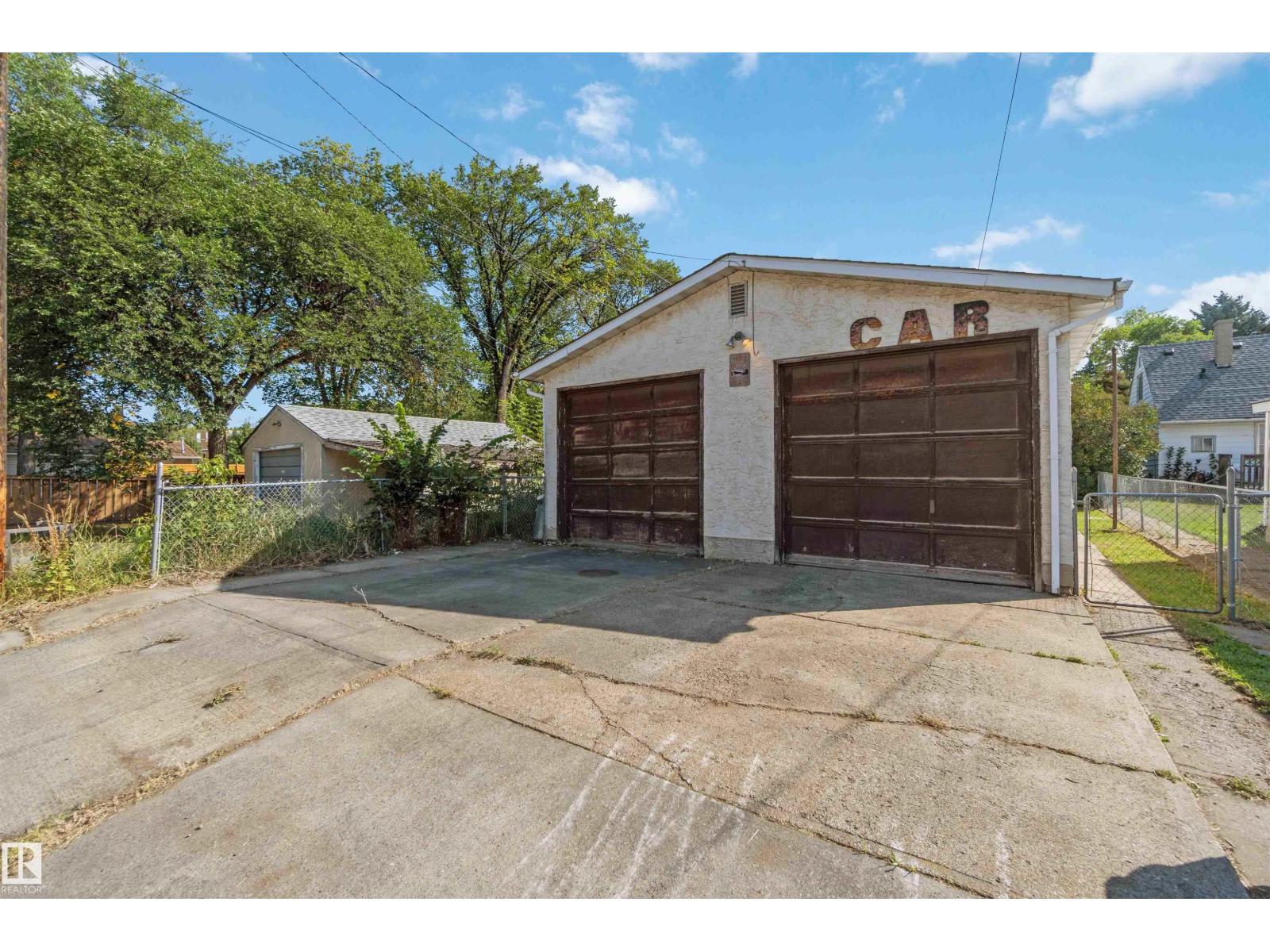 Photo 1 of 12248 105 St Nw, Edmonton AB