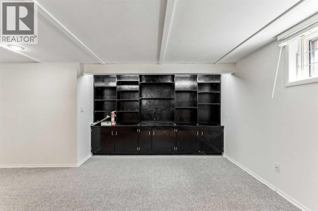 Photo 31 of 139 Cornwallis Drive Nw, Calgary AB