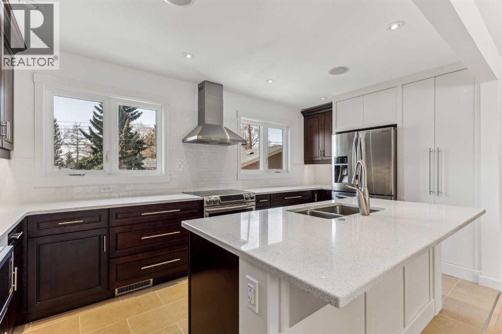 Photo 20 of 139 Cornwallis Drive Nw, Calgary AB