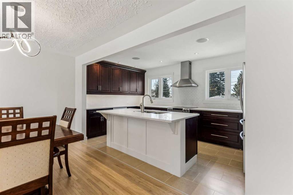 Photo 15 of 139 Cornwallis Drive Nw, Calgary AB