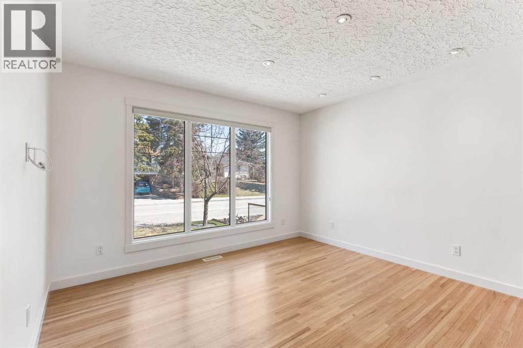 Photo 9 of 139 Cornwallis Drive Nw, Calgary AB