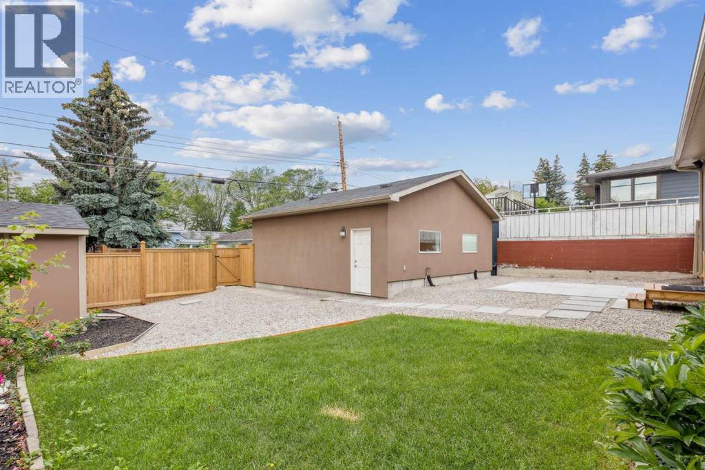 Photo 39 of 139 Cornwallis Drive Nw, Calgary AB