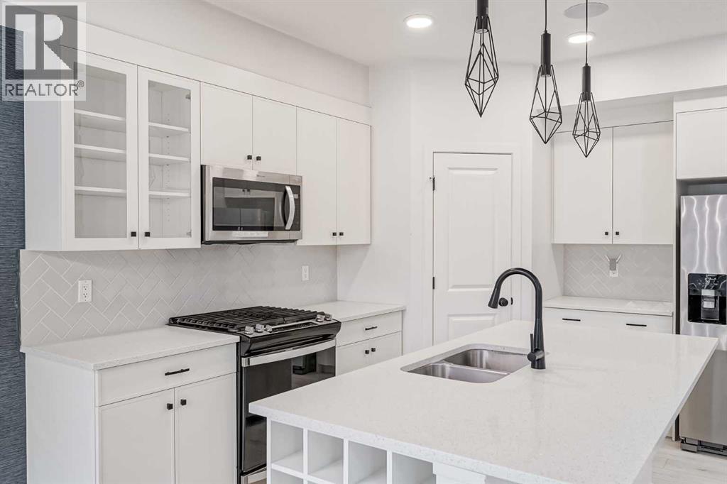 Photo 6 of 34 Belmont Crescent Sw, Calgary AB