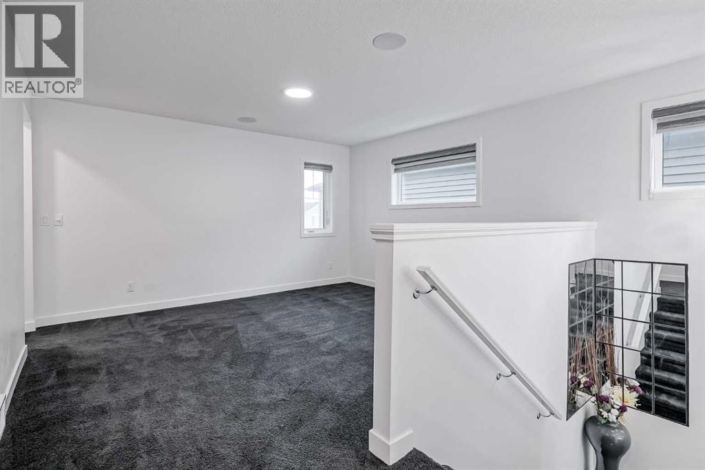 Photo 20 of 34 Belmont Crescent Sw, Calgary AB