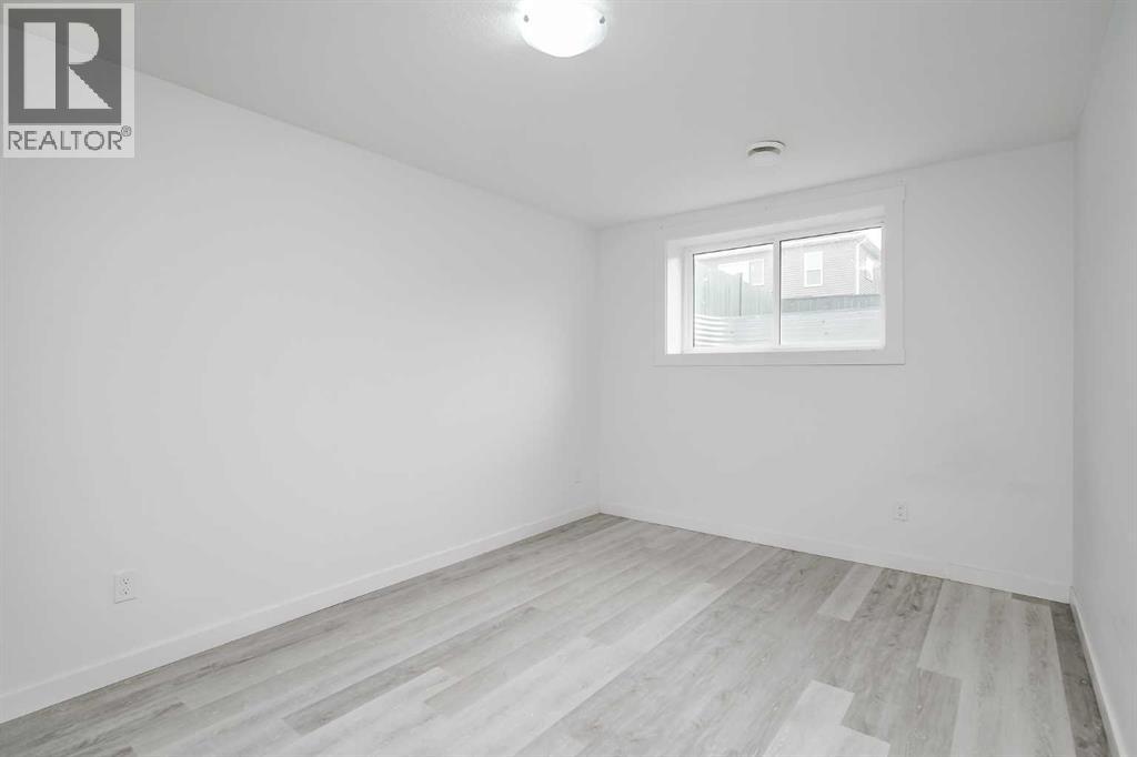 Photo 37 of 34 Belmont Crescent Sw, Calgary AB