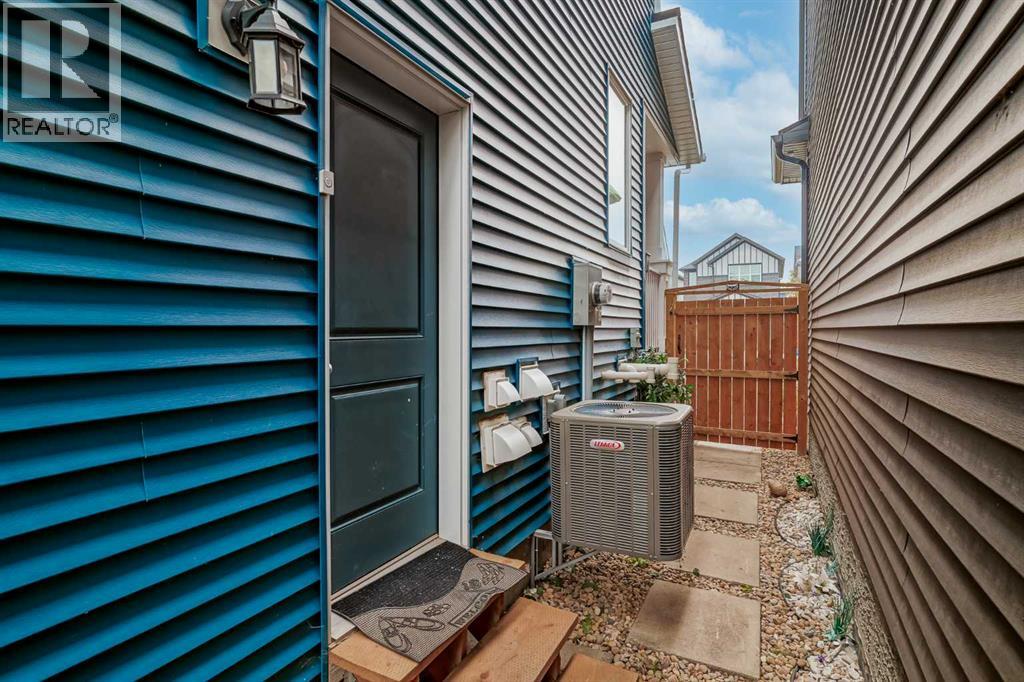 Photo 42 of 34 Belmont Crescent Sw, Calgary AB