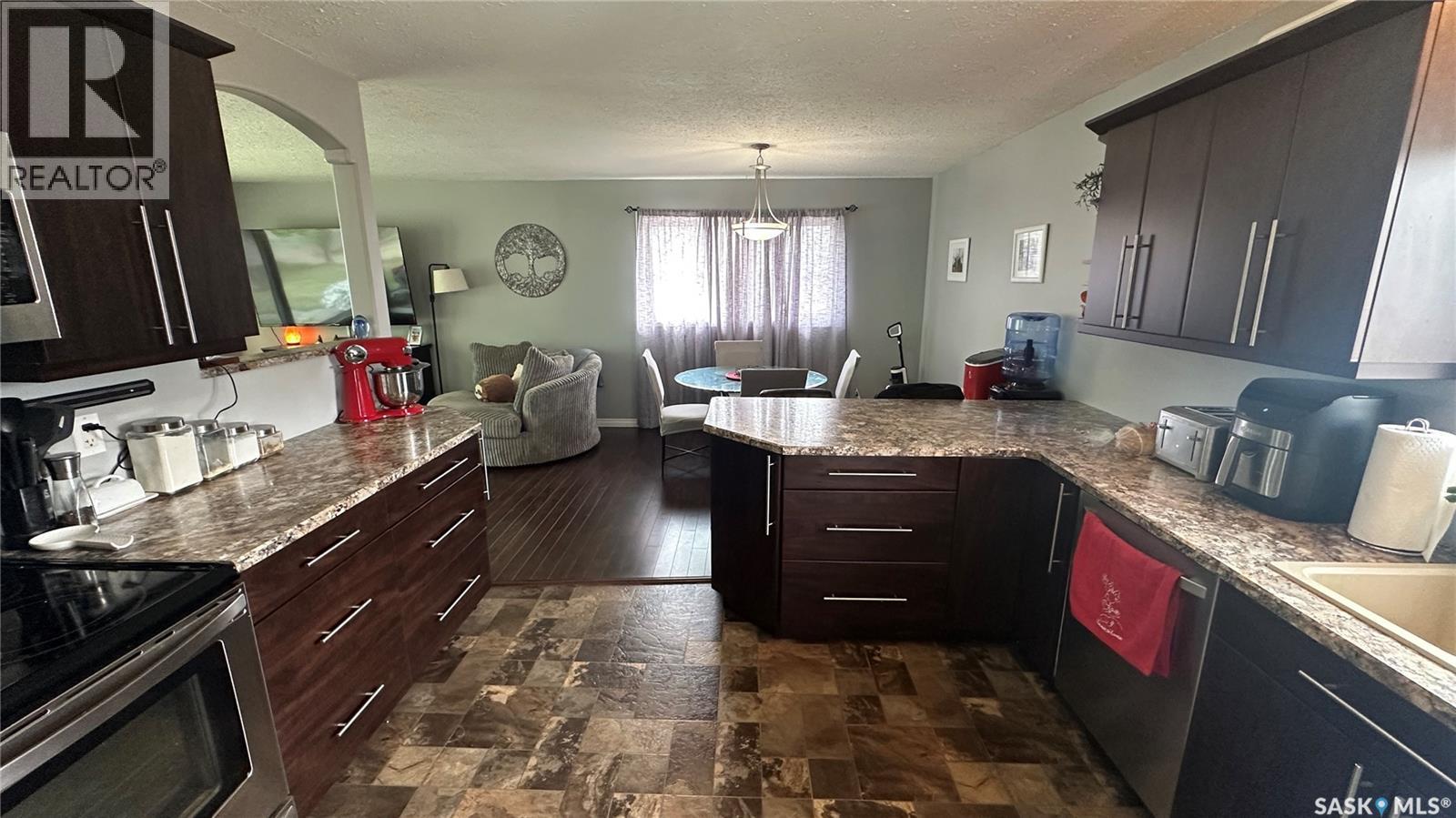 Photo 8 of 1010 105th Avenue, Tisdale SK