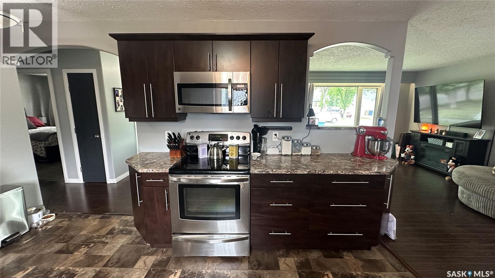 Photo 9 of 1010 105th Avenue, Tisdale SK