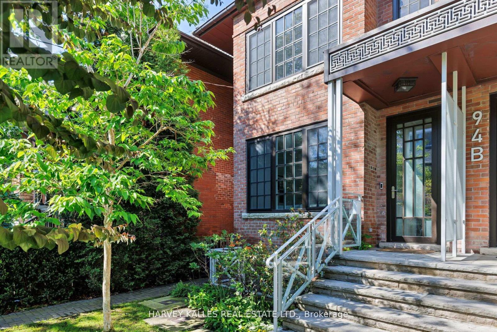 Photo 2 of 94 A Admiral Road, Toronto ON