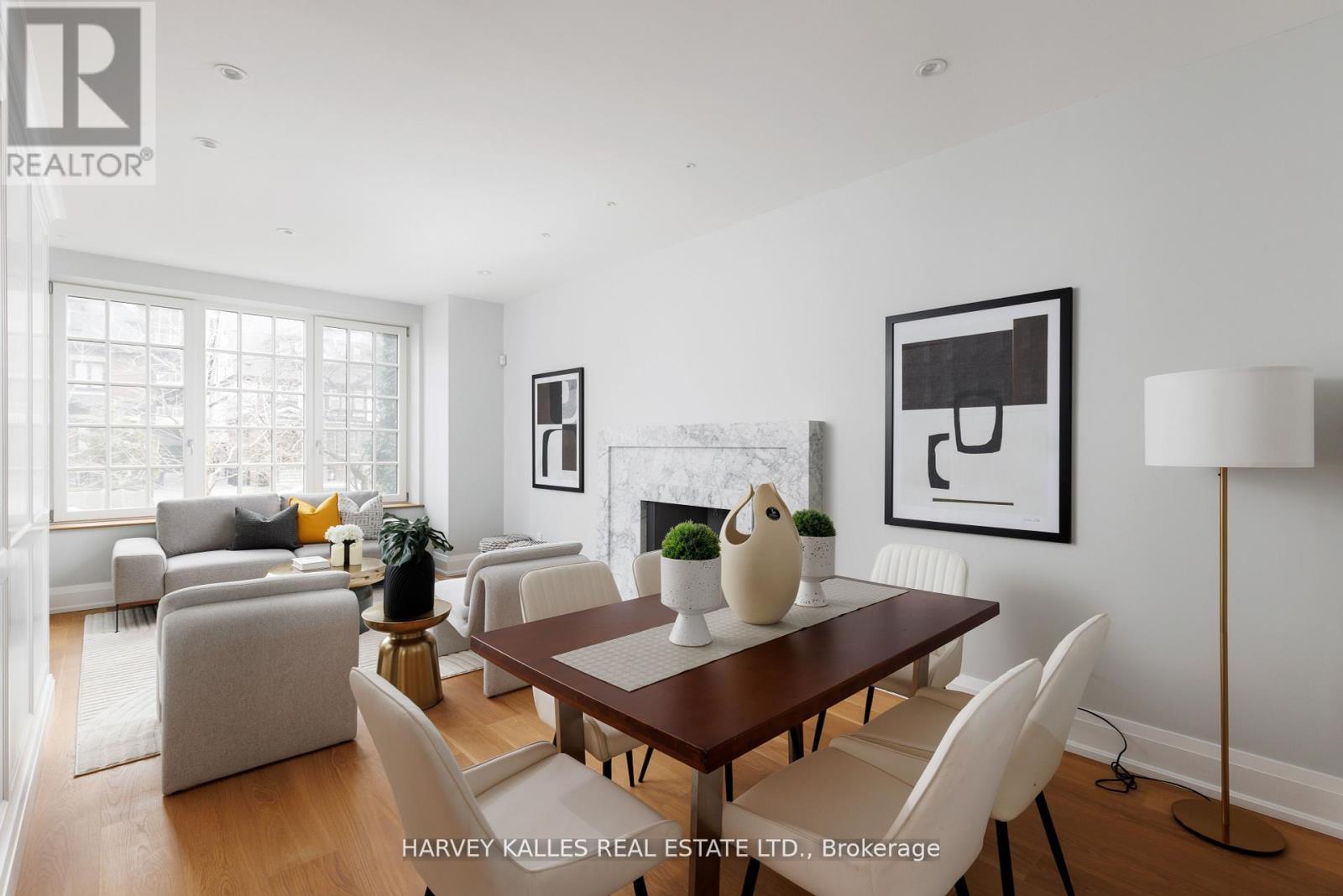 Photo 7 of 94 A Admiral Road, Toronto ON