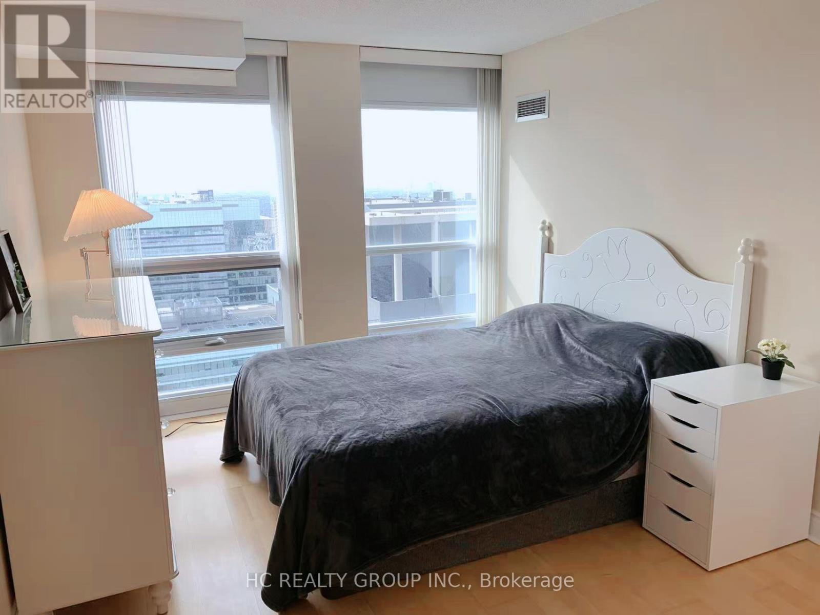 Photo 2 of 4209 763 Bay Street, Toronto ON