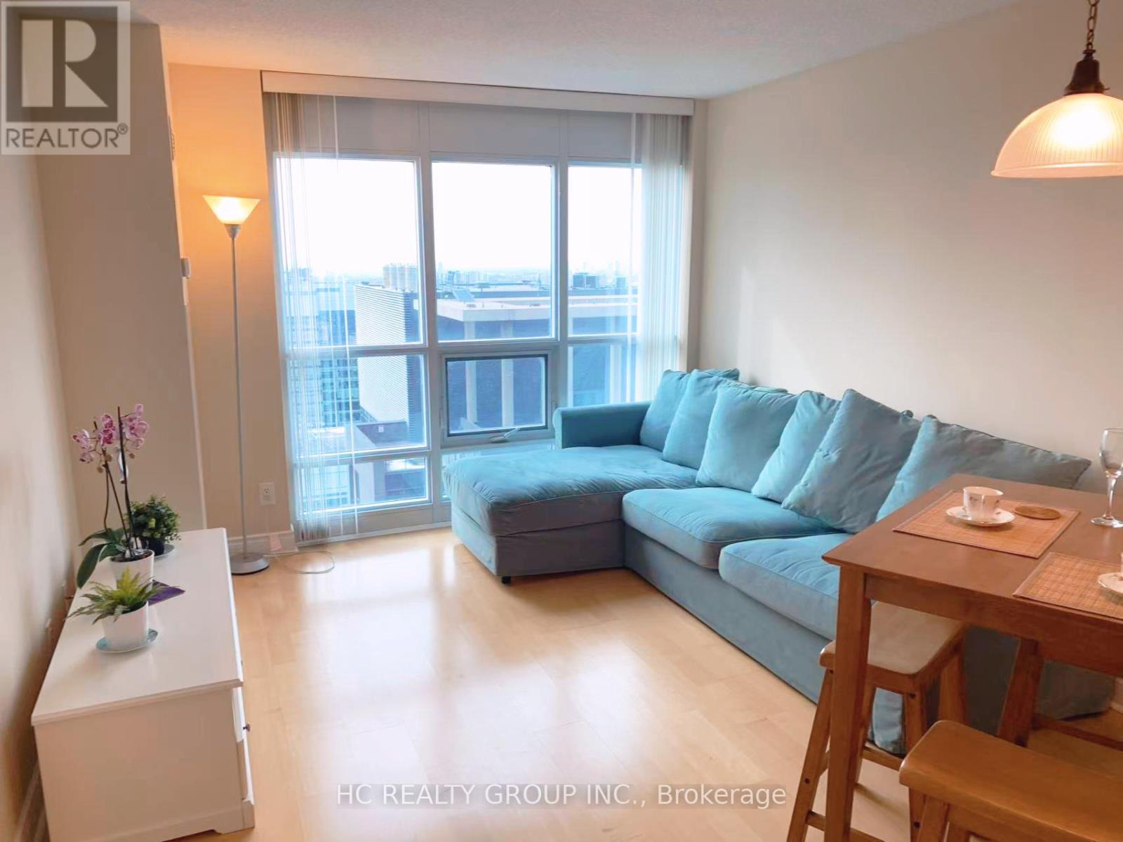 Photo 3 of 4209 763 Bay Street, Toronto ON