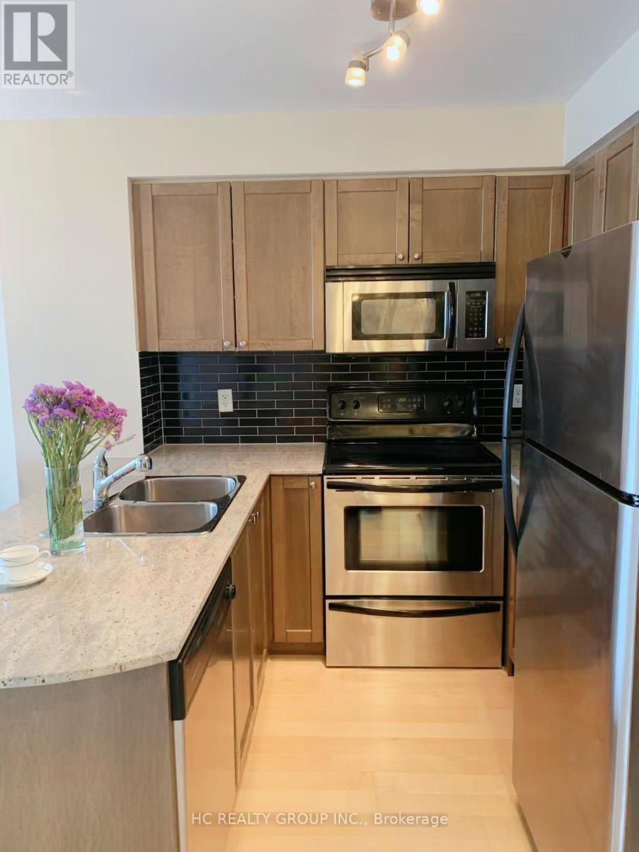 Photo 4 of 4209 763 Bay Street, Toronto ON