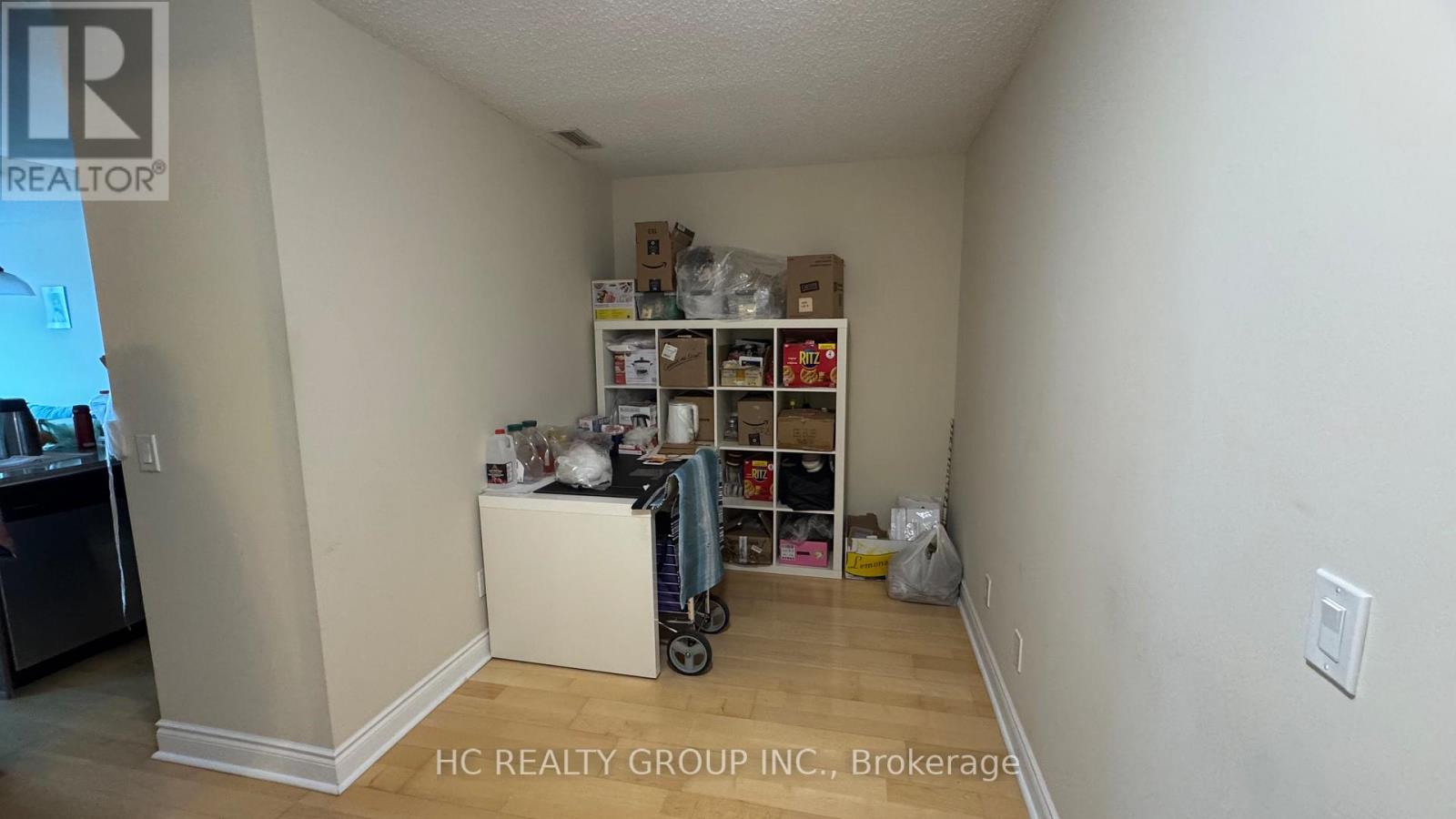 Photo 6 of 4209 763 Bay Street, Toronto ON