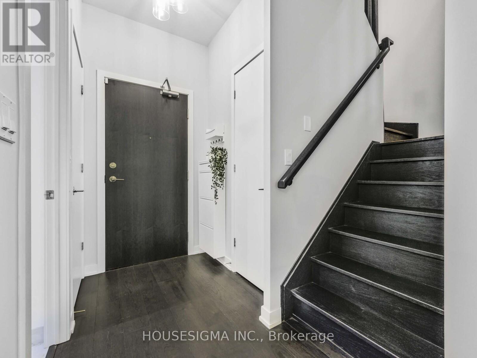 Photo 17 of Th 03 32 Bruyers Mews, Toronto ON