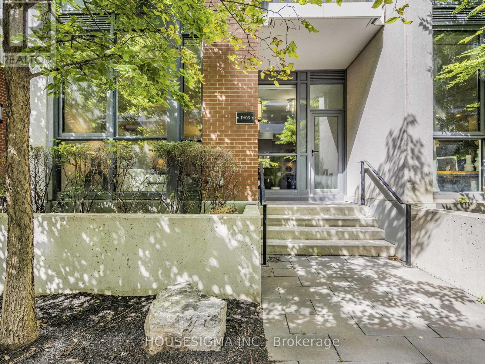 Photo 2 of Th 03 32 Bruyers Mews, Toronto ON