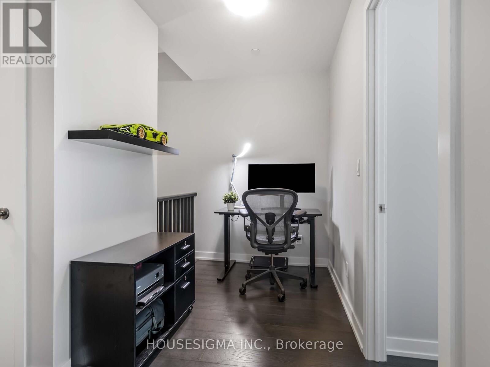 Photo 30 of Th 03 32 Bruyers Mews, Toronto ON