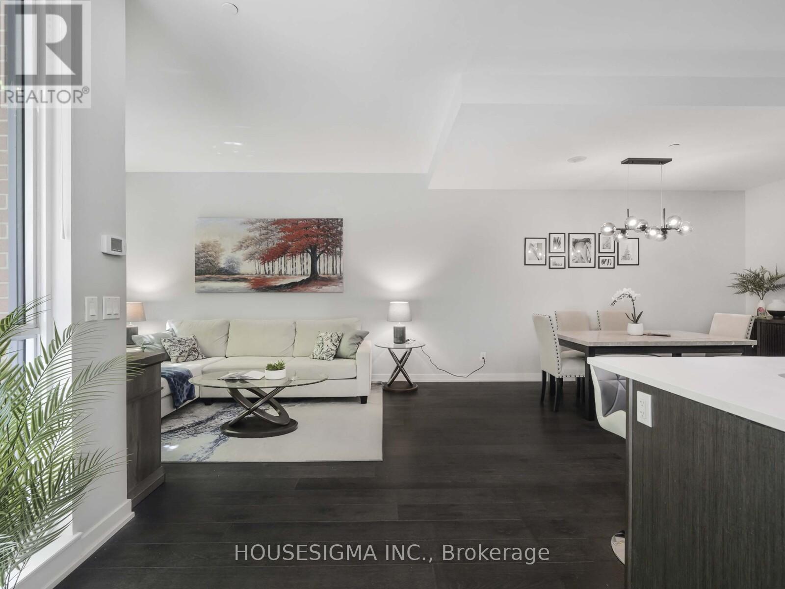 Photo 5 of Th 03 32 Bruyers Mews, Toronto ON