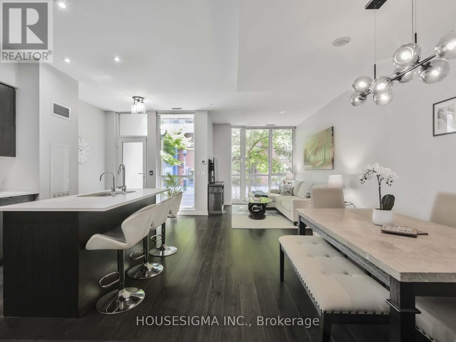 Photo 7 of Th 03 32 Bruyers Mews, Toronto ON