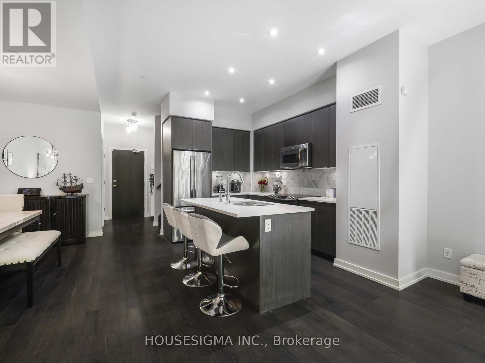 Photo 8 of Th 03 32 Bruyers Mews, Toronto ON