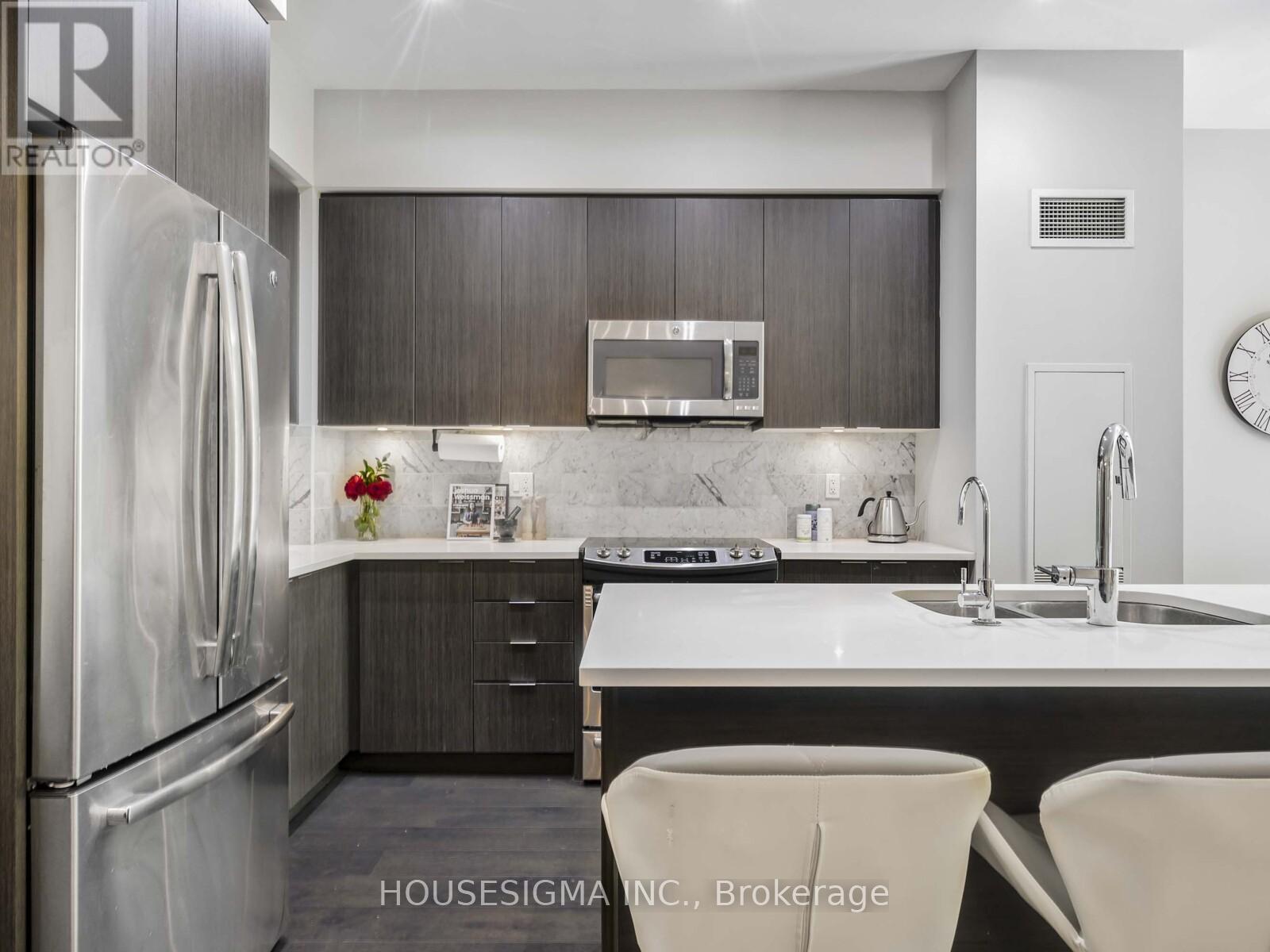 Photo 9 of Th 03 32 Bruyers Mews, Toronto ON