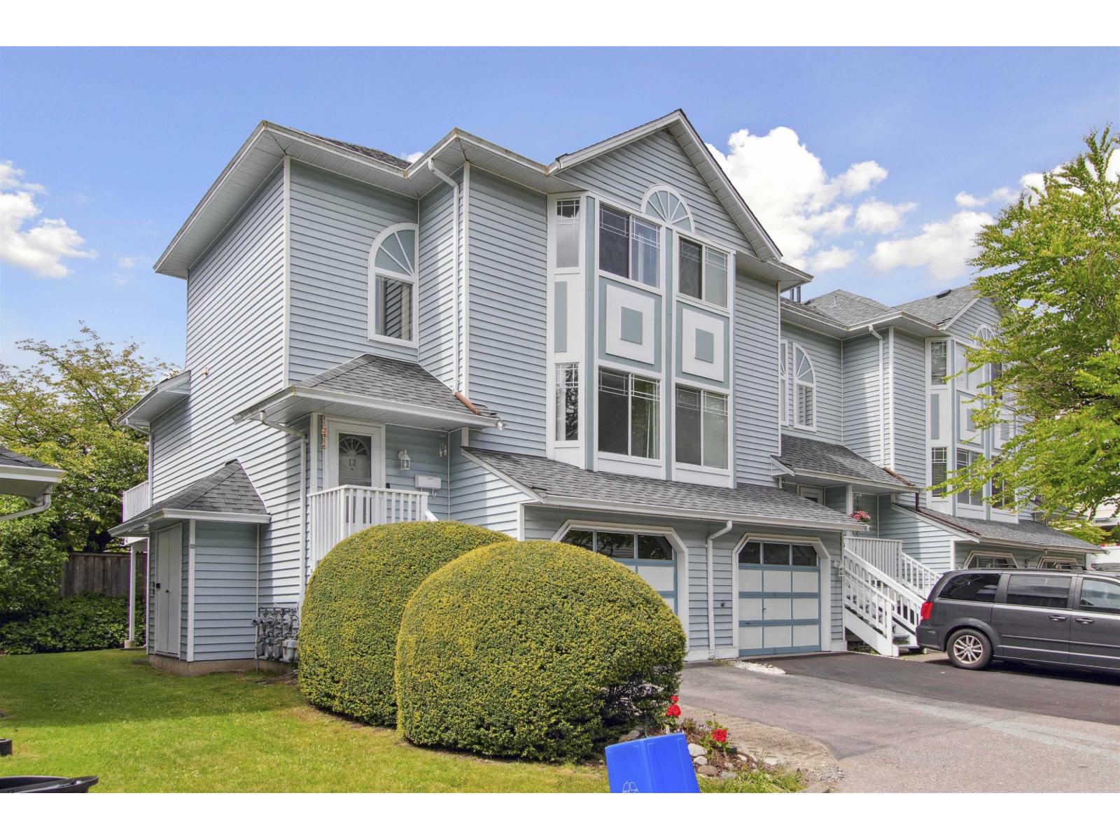 Photo 2 of 13 15550 89 Avenue, Surrey BC