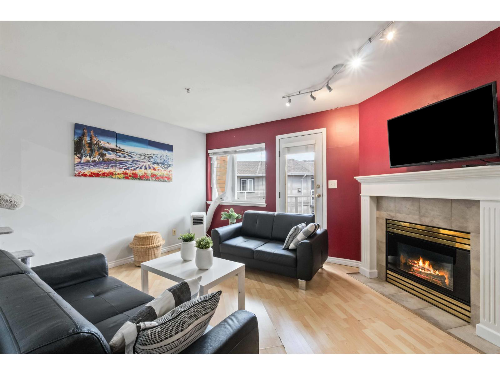 Photo 11 of 402 8142 120 A Street, Surrey BC