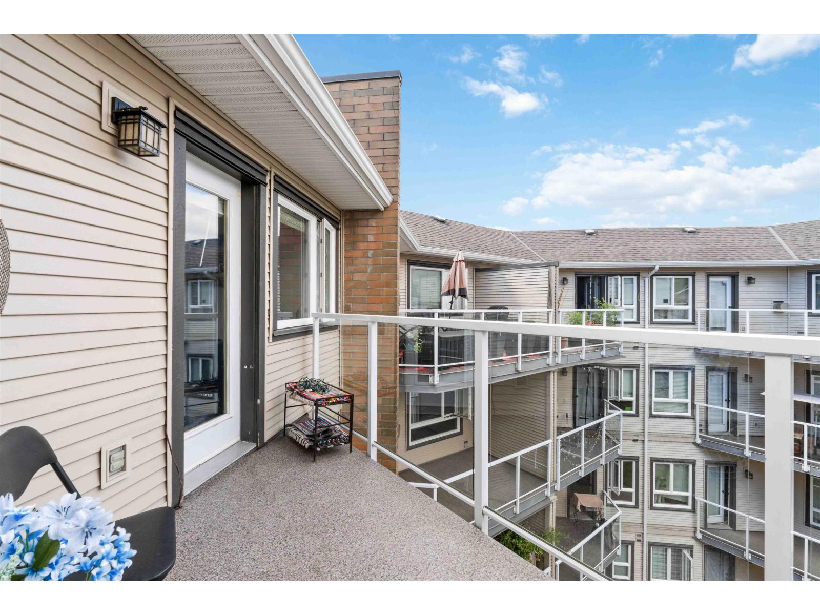 Photo 15 of 402 8142 120 A Street, Surrey BC
