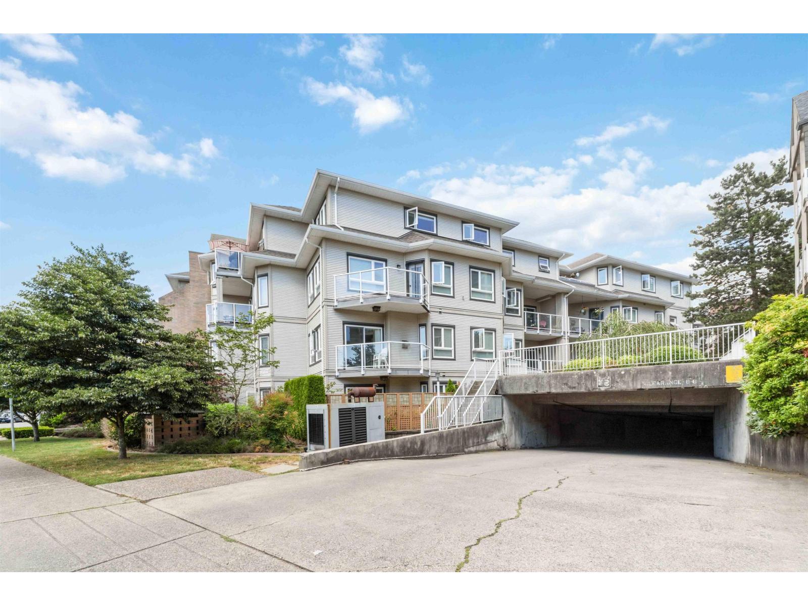 Photo 33 of 402 8142 120 A Street, Surrey BC