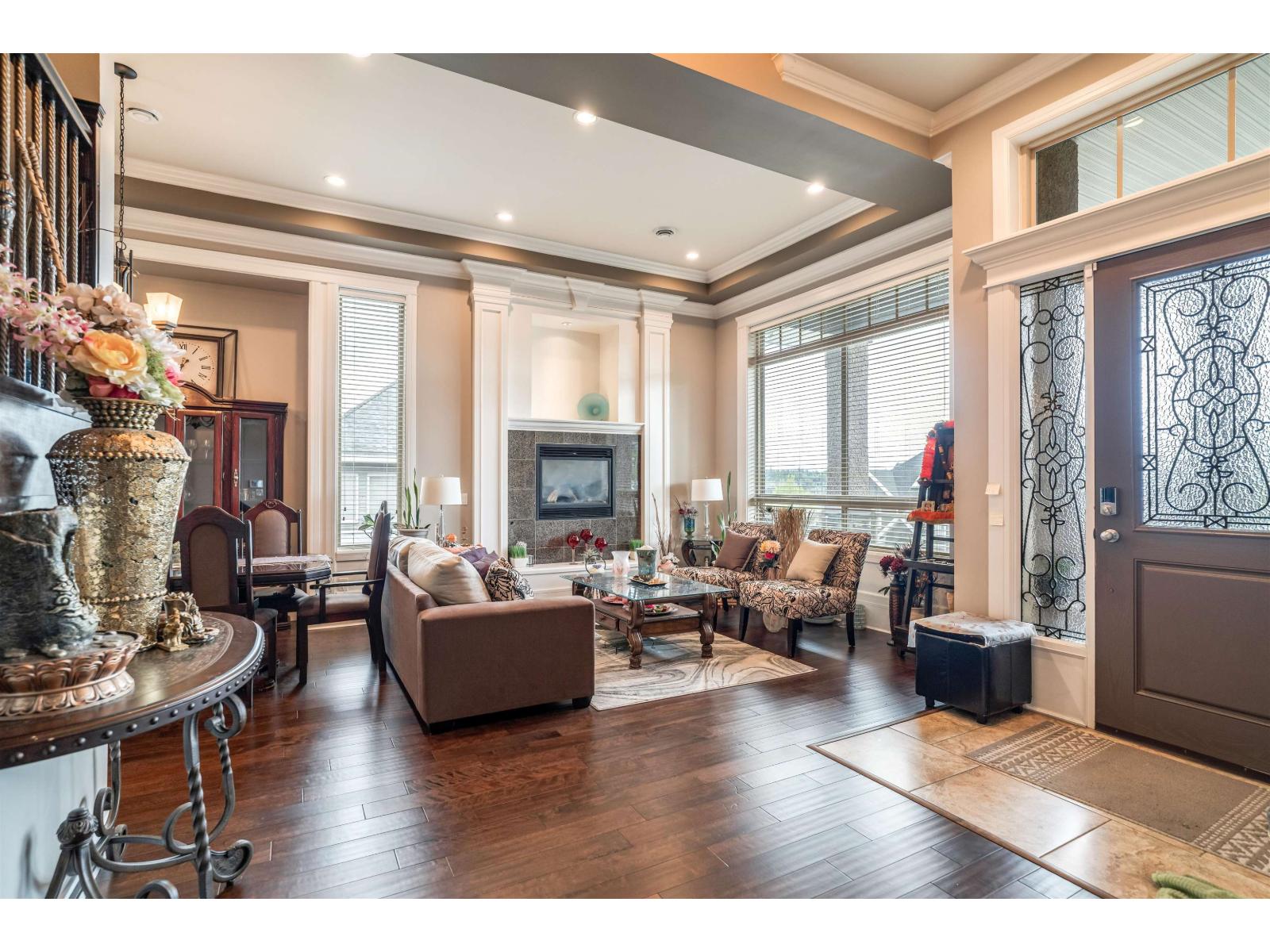 Photo 3 of 18933 55 Avenue, Surrey BC