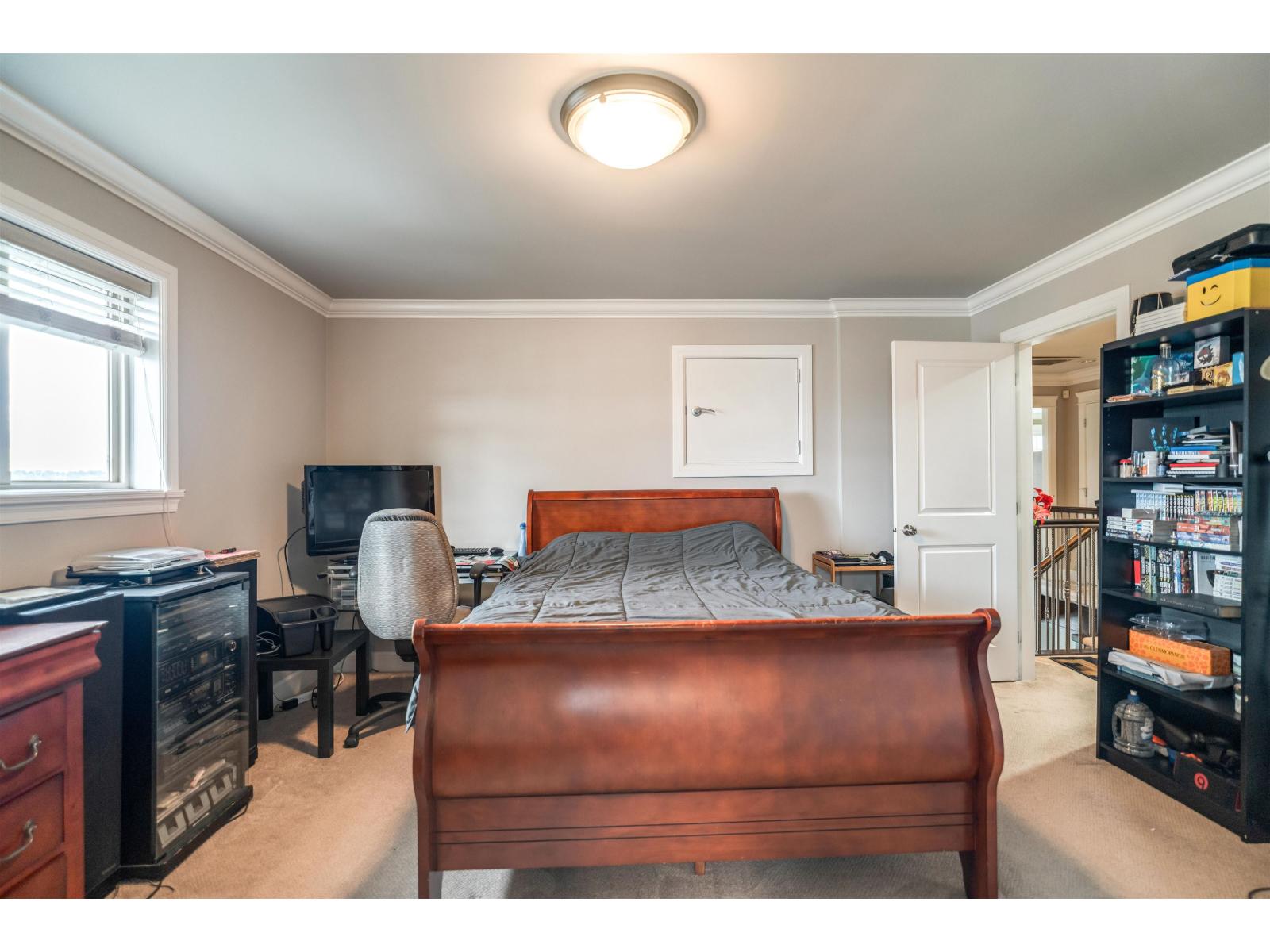 Photo 31 of 18933 55 Avenue, Surrey BC