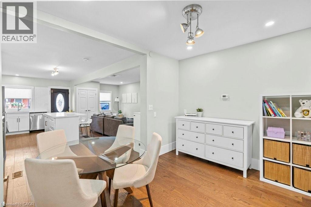 Photo 14 of 18 Park Row N, Hamilton ON