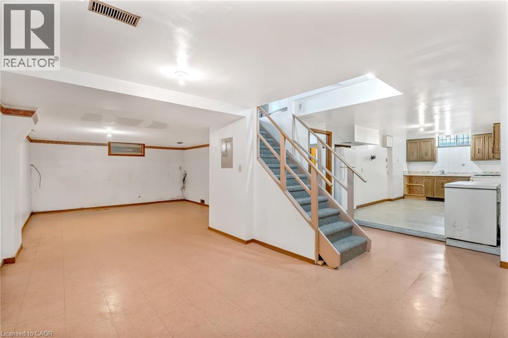 Photo 37 of 203 Margaret Avenue, Hamilton ON