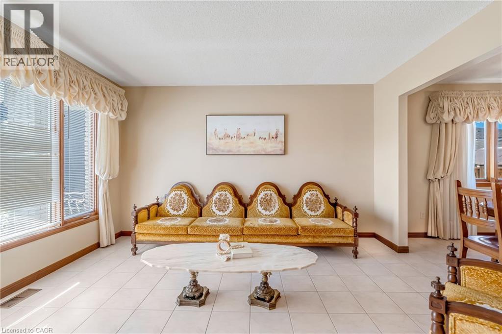 Photo 9 of 203 Margaret Avenue, Hamilton ON