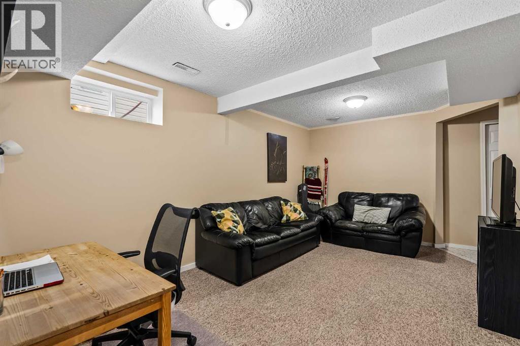 Single Family House for Sale in  Hidden Valley Drive NW Hidden Valley Calgary 
