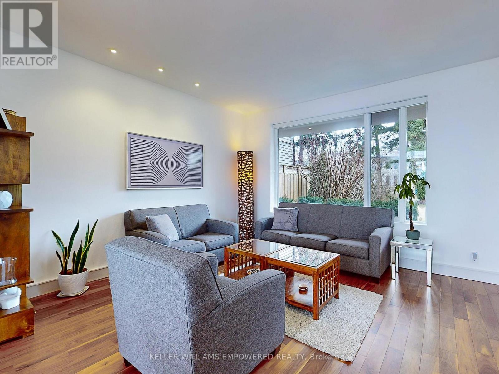 Photo 21 of 9 Fenwood Heights, Toronto ON
