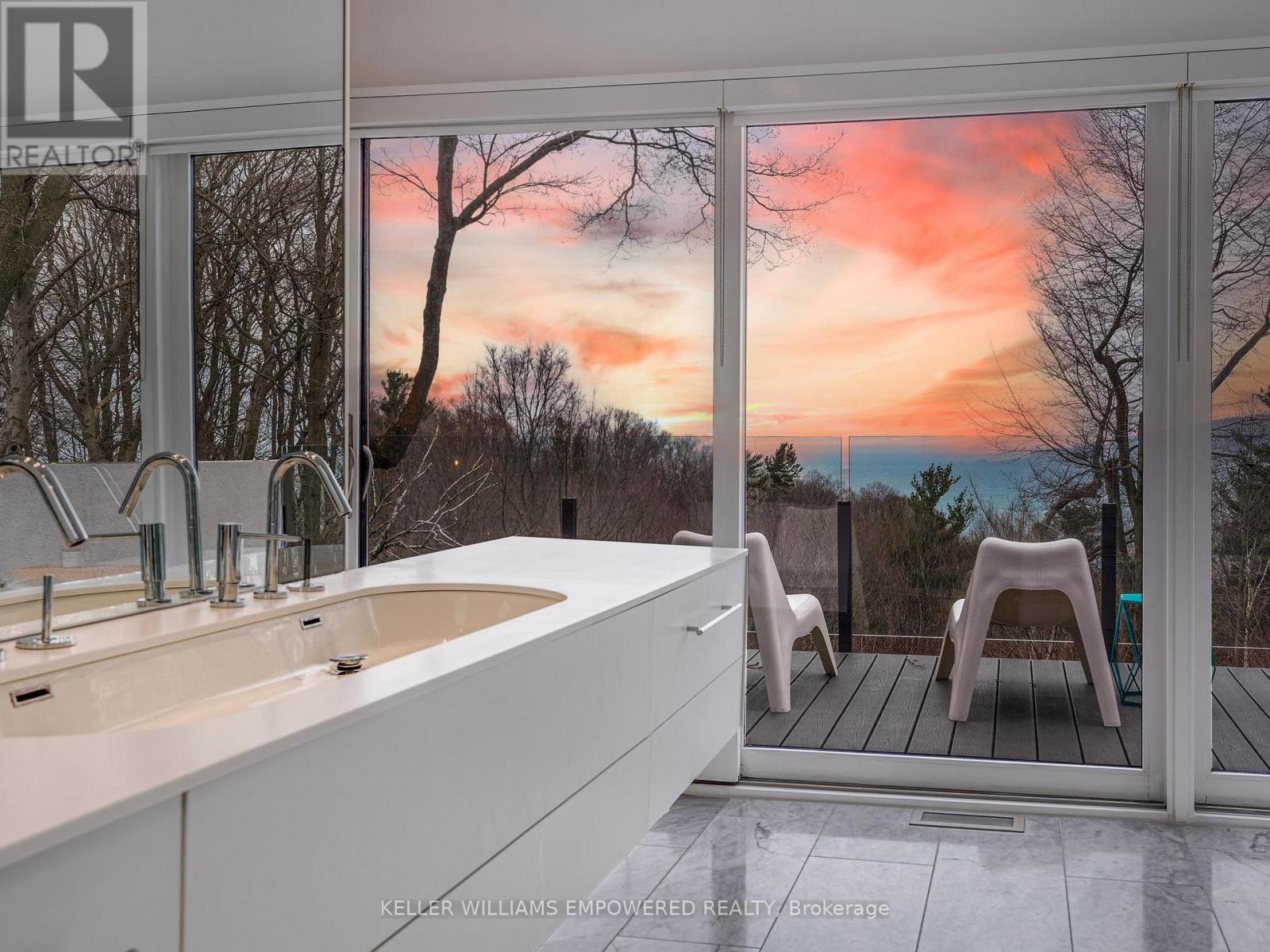 Photo 32 of 9 Fenwood Heights, Toronto ON