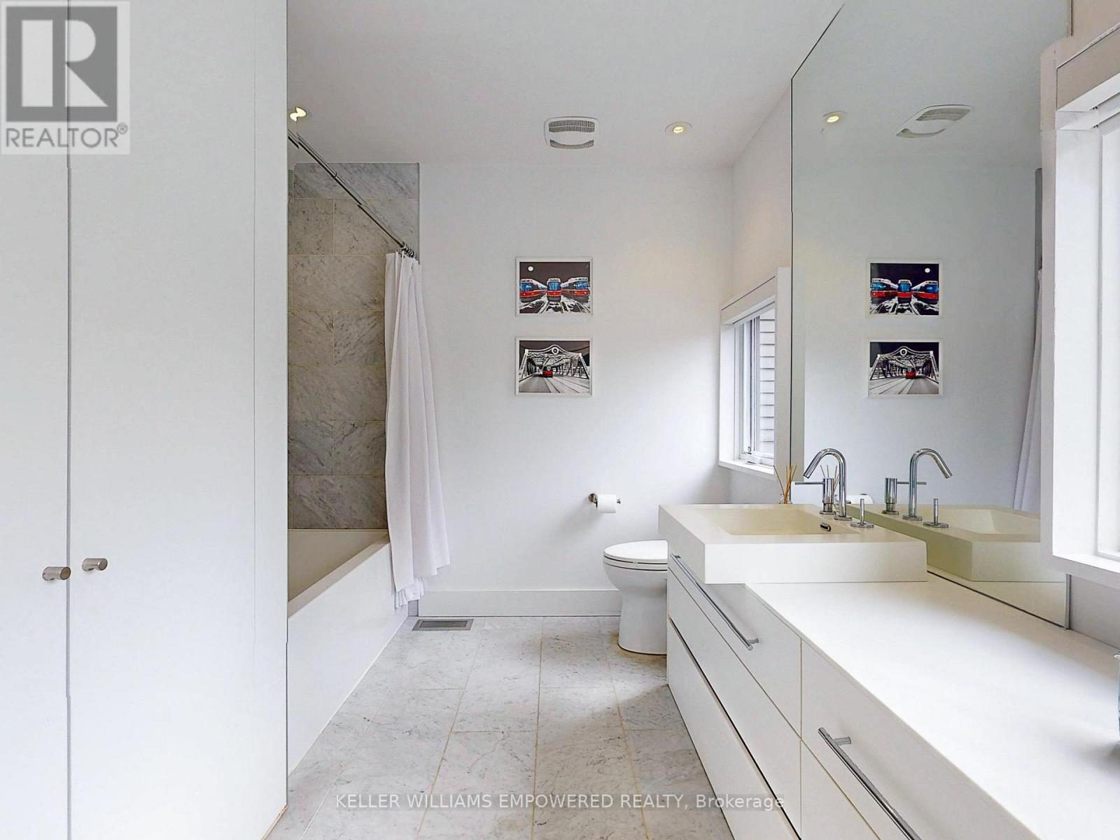 Photo 38 of 9 Fenwood Heights, Toronto ON
