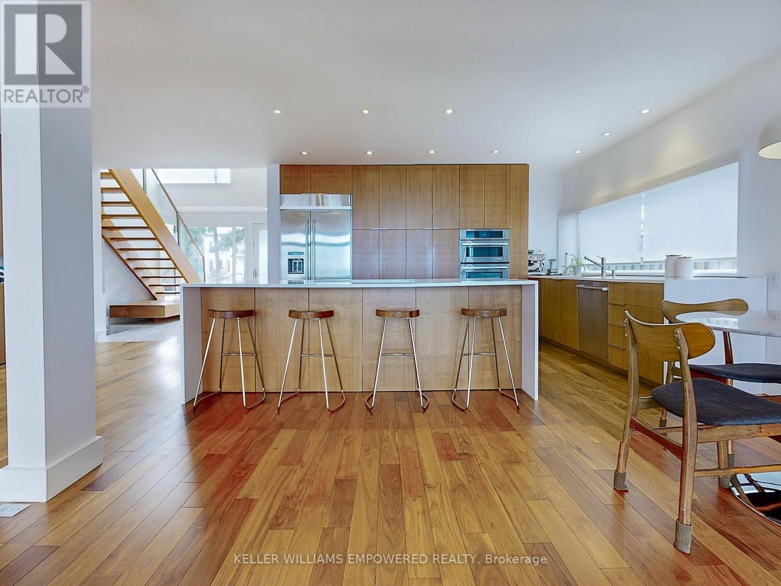 Photo 8 of 9 Fenwood Heights, Toronto ON