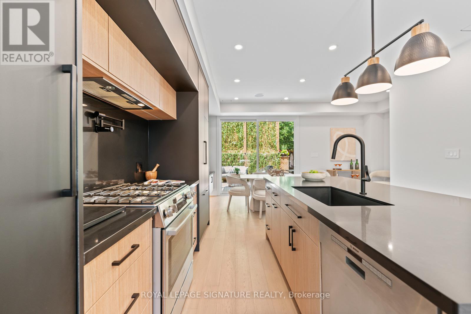 Photo 10 of 24 Harriet Street, Toronto ON