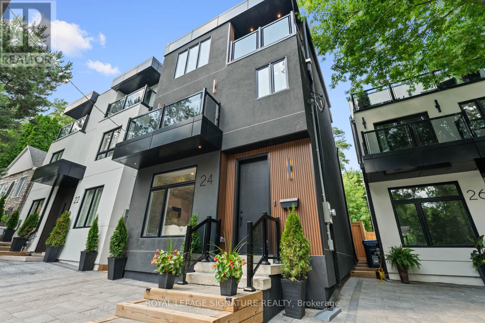 Photo 2 of 24 Harriet Street, Toronto ON