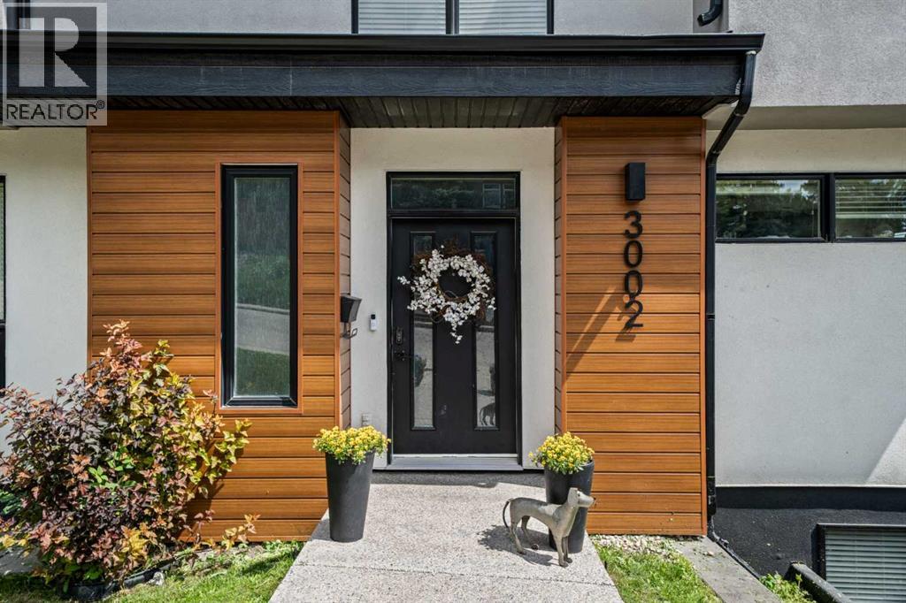 Photo 2 of 3002 18 Street Sw, Calgary AB