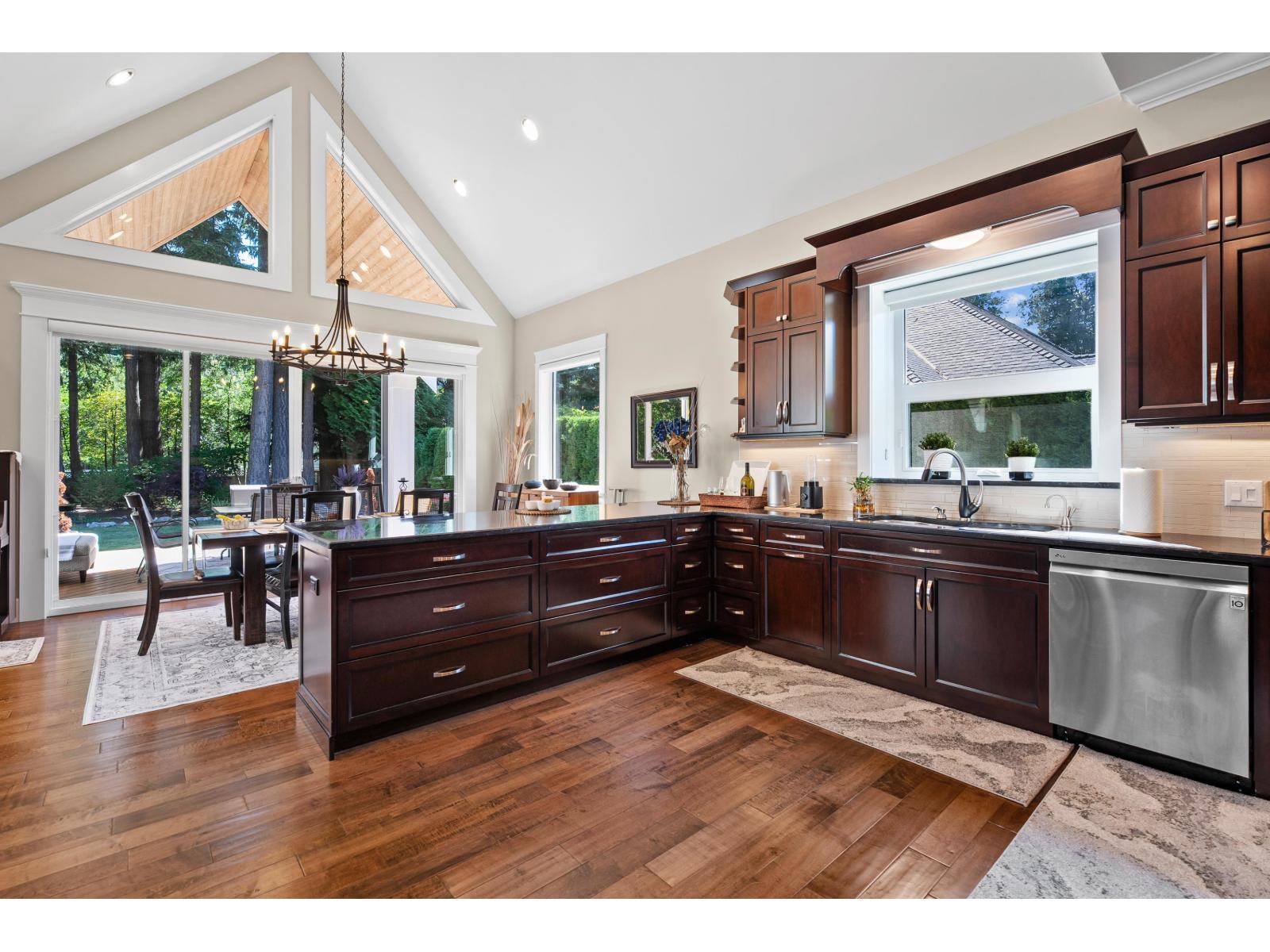 Photo 7 of 2732 Northcrest Drive, Surrey BC