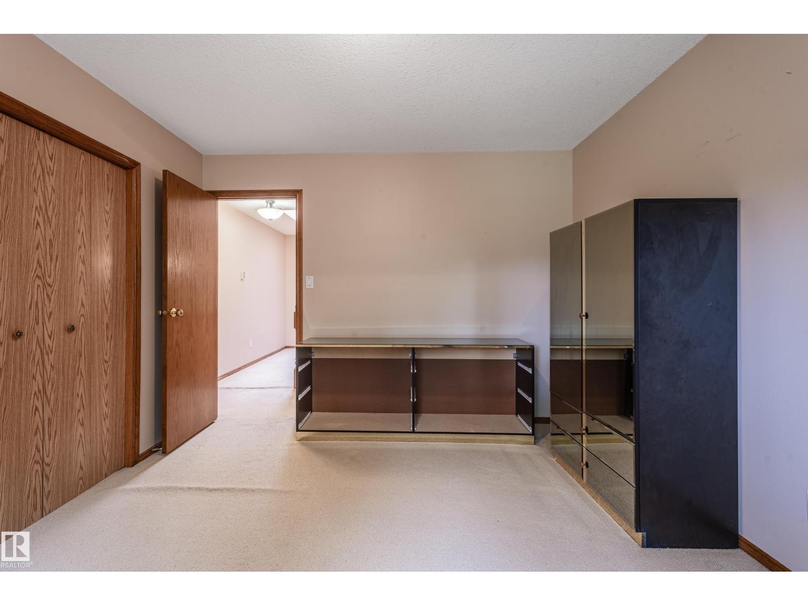 Photo 28 of 103 Wolf Willow Cr Nw, Edmonton AB