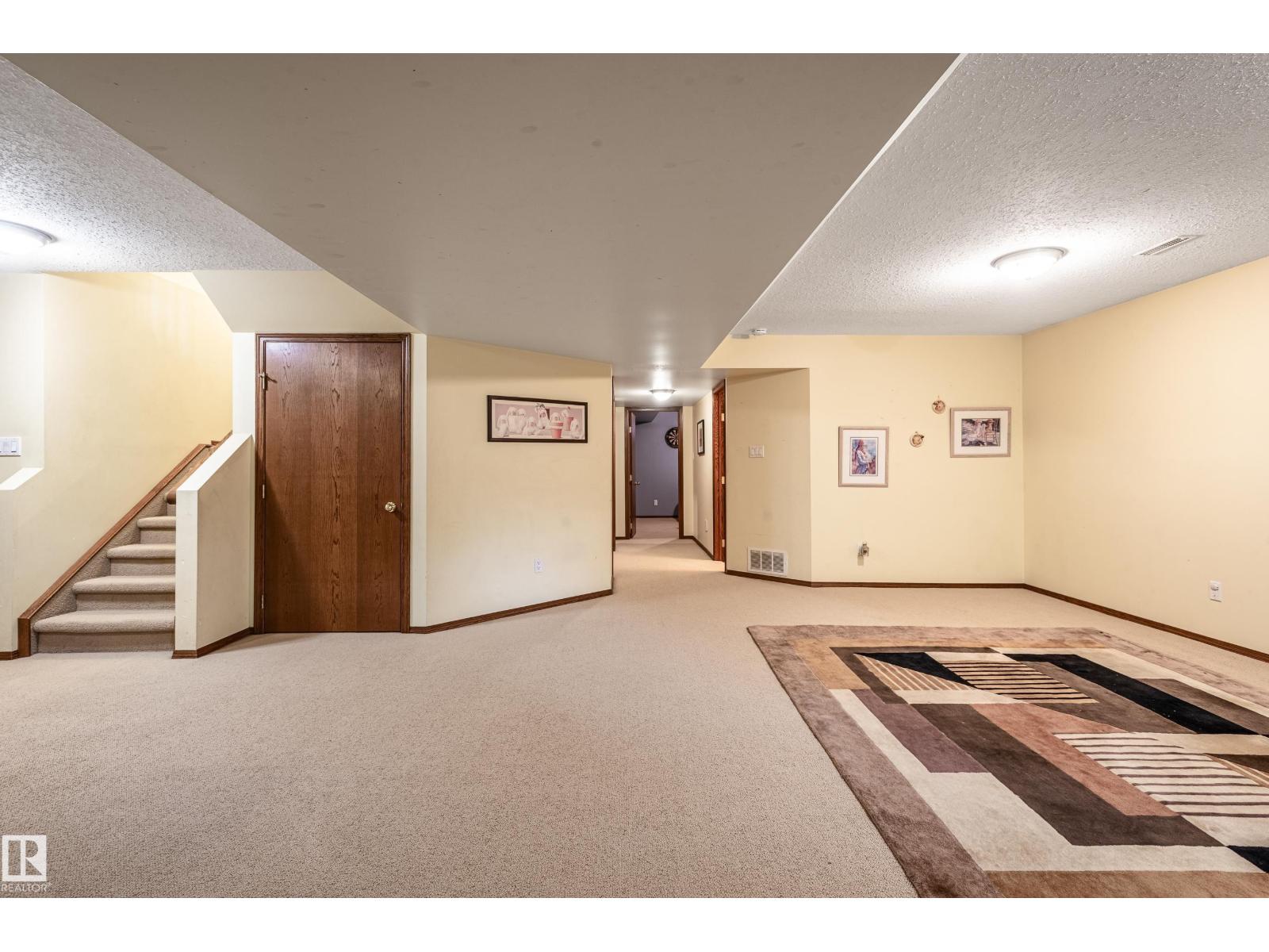 Photo 32 of 103 Wolf Willow Cr Nw, Edmonton AB