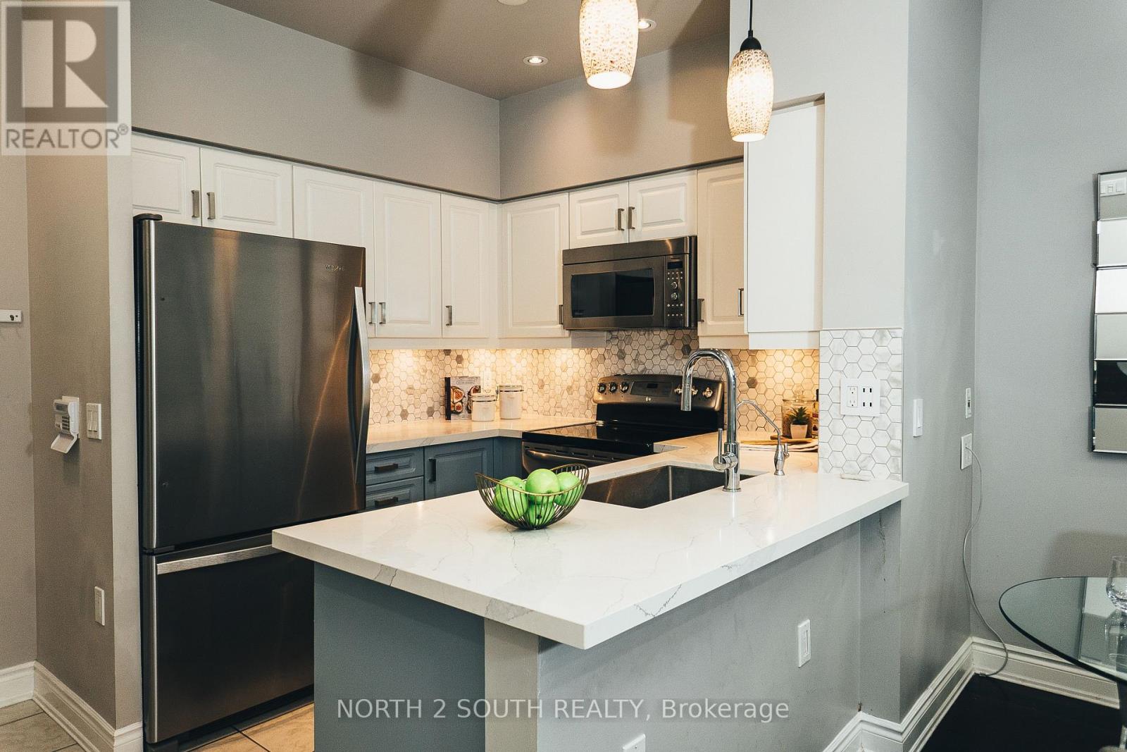 Photo 11 of 108 22 Olive Avenue, Toronto ON