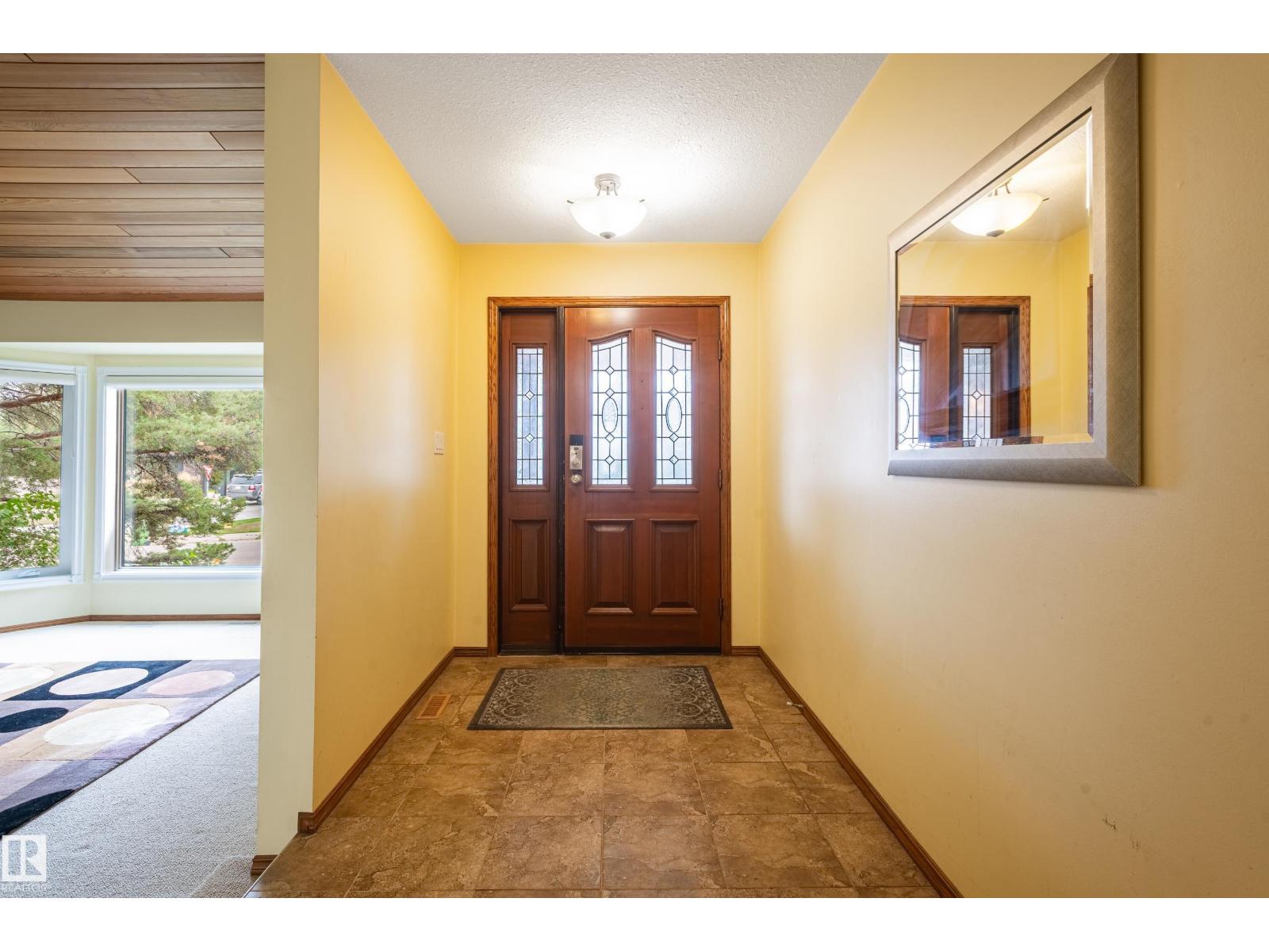 Photo 4 of 103 Wolf Willow Cr Nw, Edmonton AB